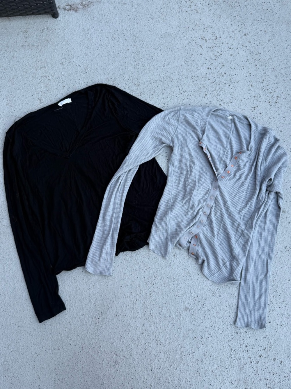 Free People 2 Long Sleeve Ribbed Tops in Black & Light Gray Size XL